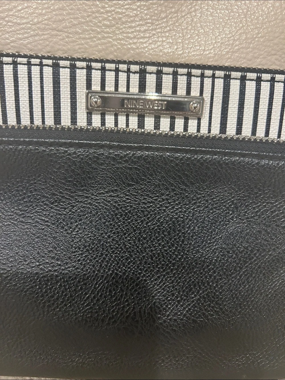 Nine West compact nine